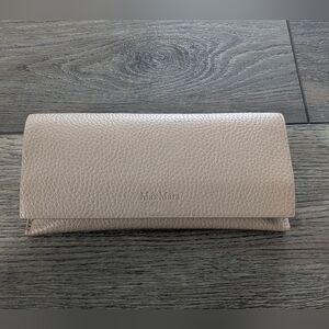 Max Mara Pebbled Leather Magnetic Closure Eye Glass Case Eyeglasses Pouch Holder